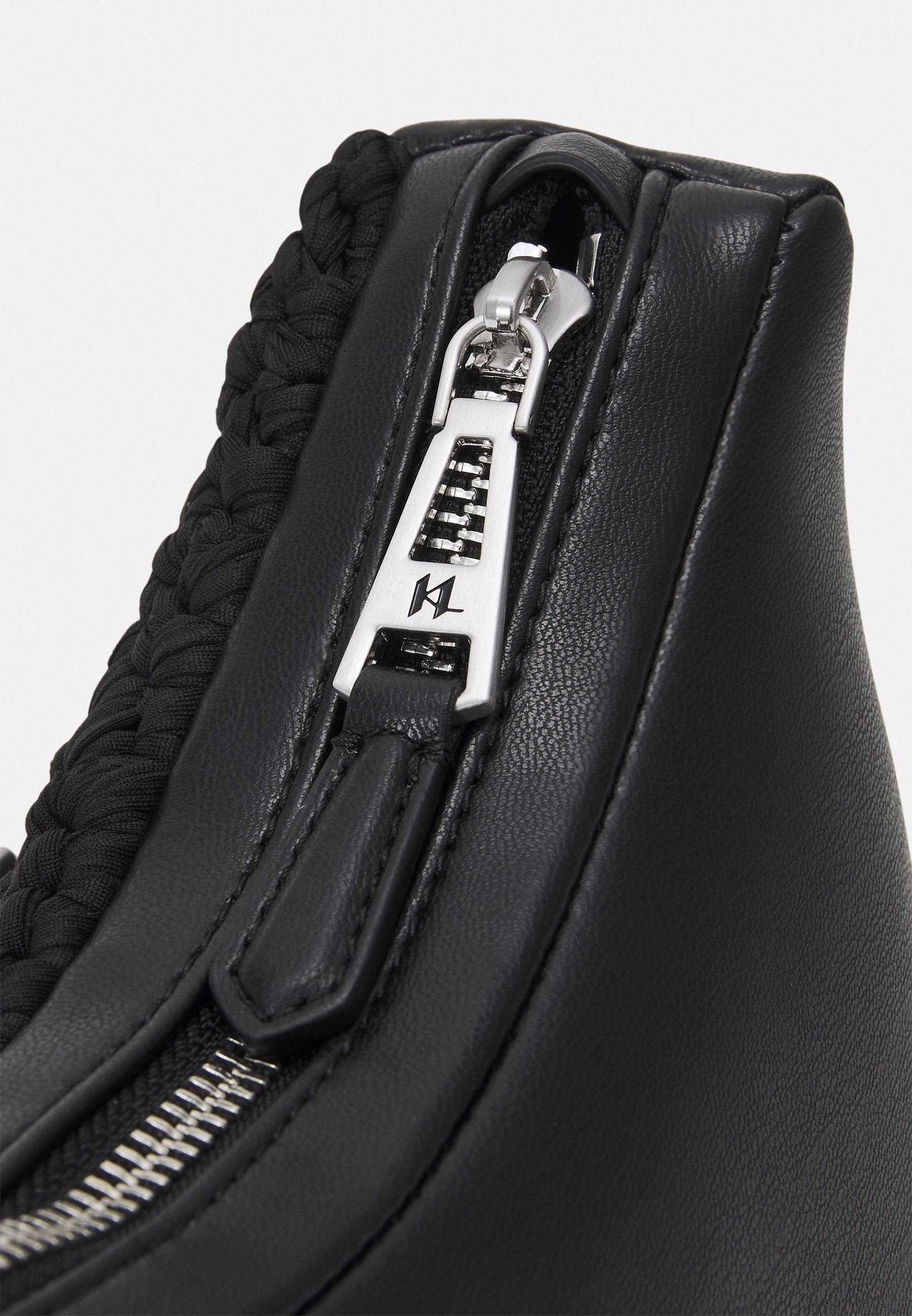 KARL LAGERFELD HALF MOON BAG CROCHET - Handbag