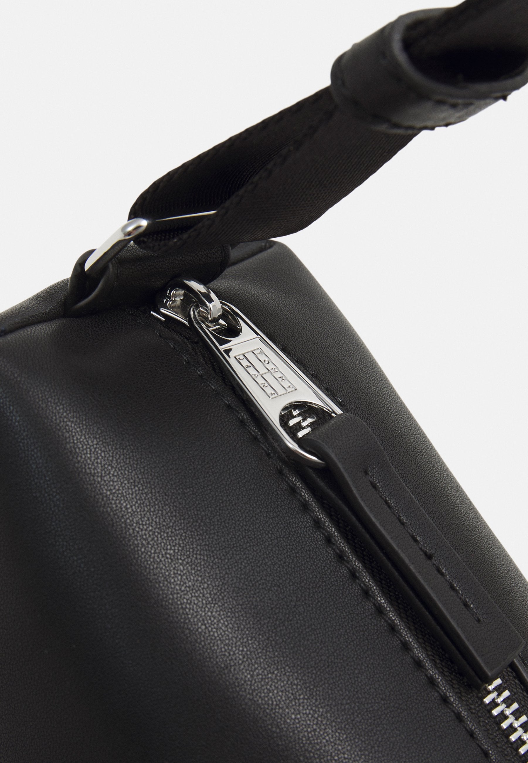 Tommy Jeans BOLD CAMERA BAG - Across body bag