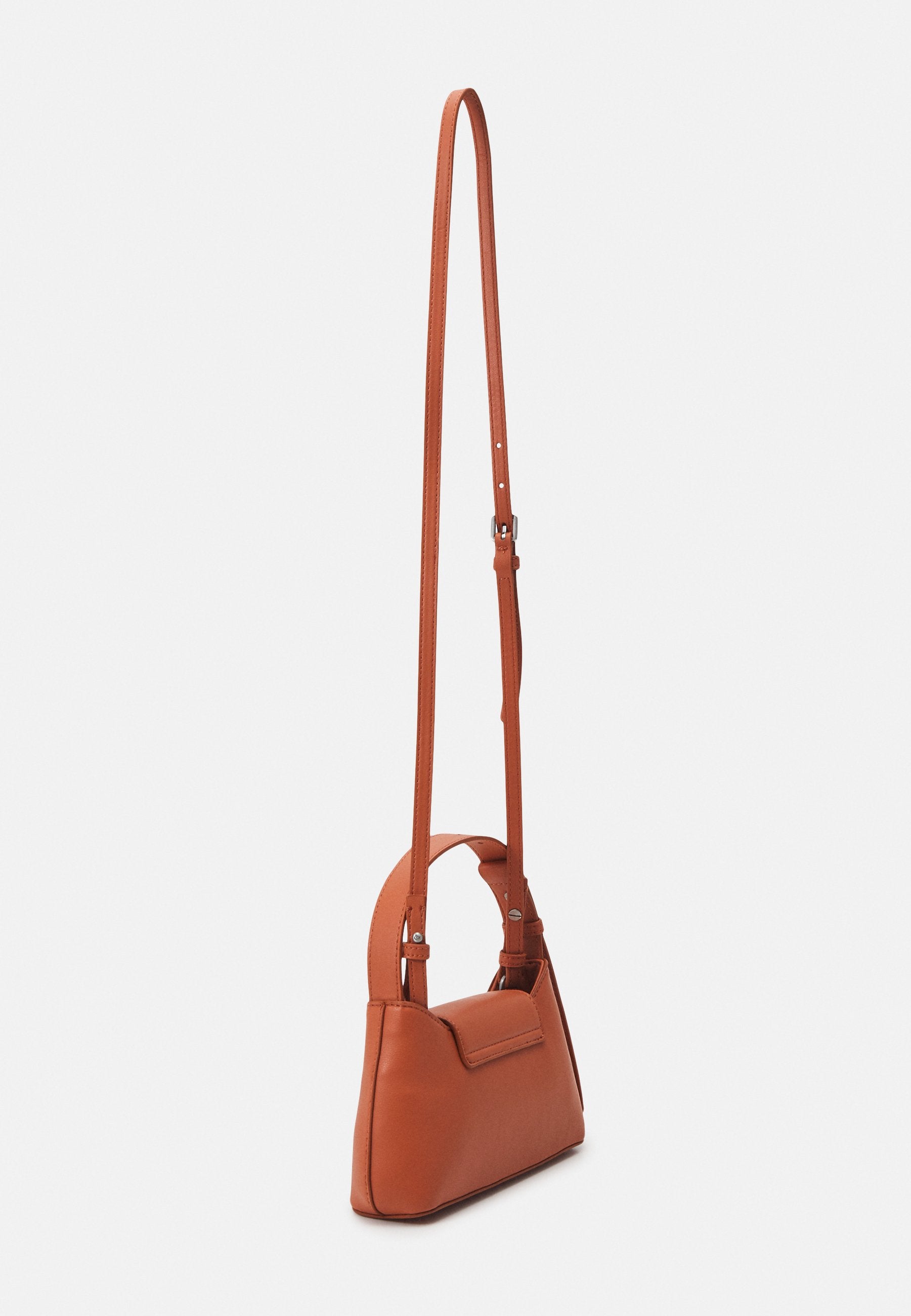 Calvin Klein RE-LOCK CROSSBODY W/FLAP SM - Handbag